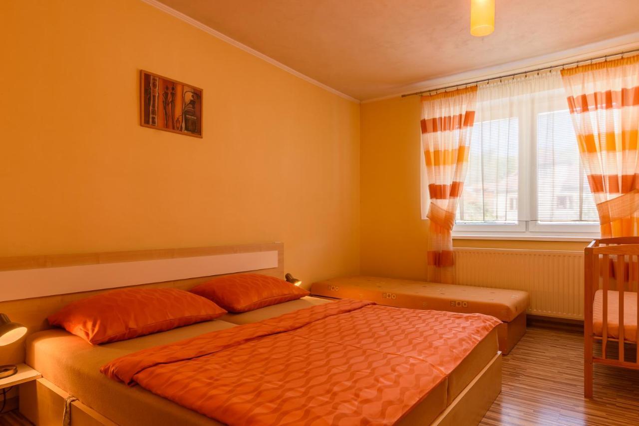 Apartman Elegant 2 Bešeňová Buitenkant foto